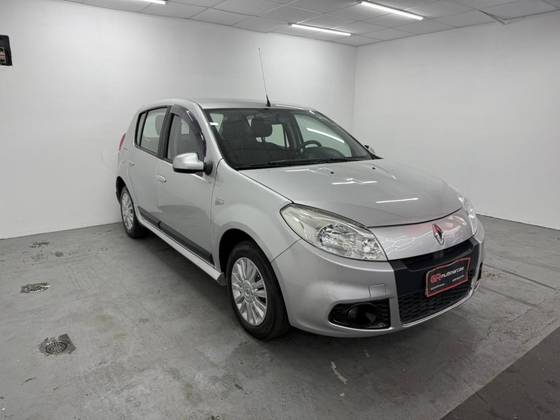 RENAULT SANDERO 1.6 PRIVILÉGE 16V FLEX 4P AUTOMÁTICO RENAULT SANDERO 1.6 PRIVILÉGE 16V FLEX 4P AUTOMÁTICO